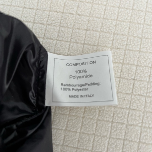 Chanel Nylon Quilted CC Logo Scarf, 2000 Lagerfeld Collection. New never used!! - Picture 7 of 9